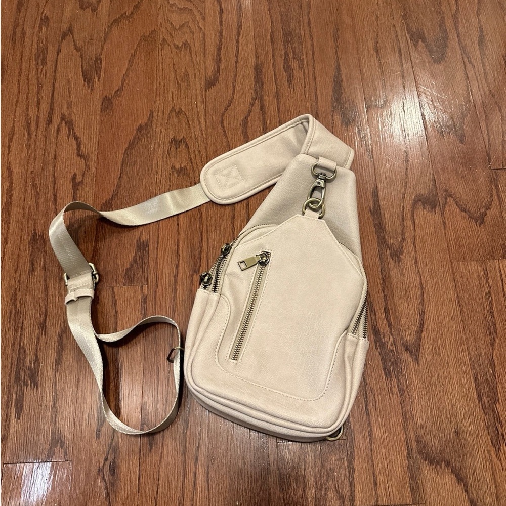 Women’s crossbody bag